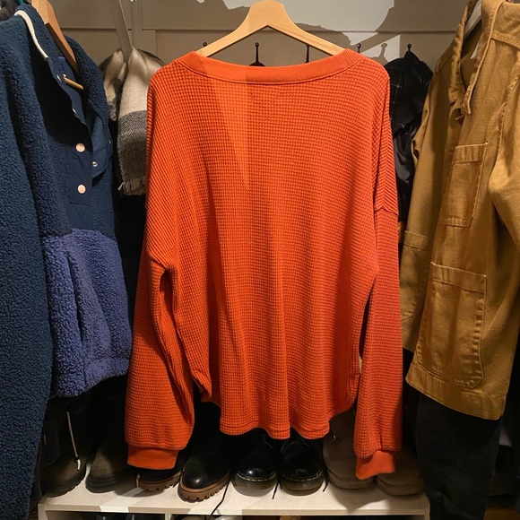 Waffle Knit V-Neck Long-Sleeve Sweater - Picture 4 of 7